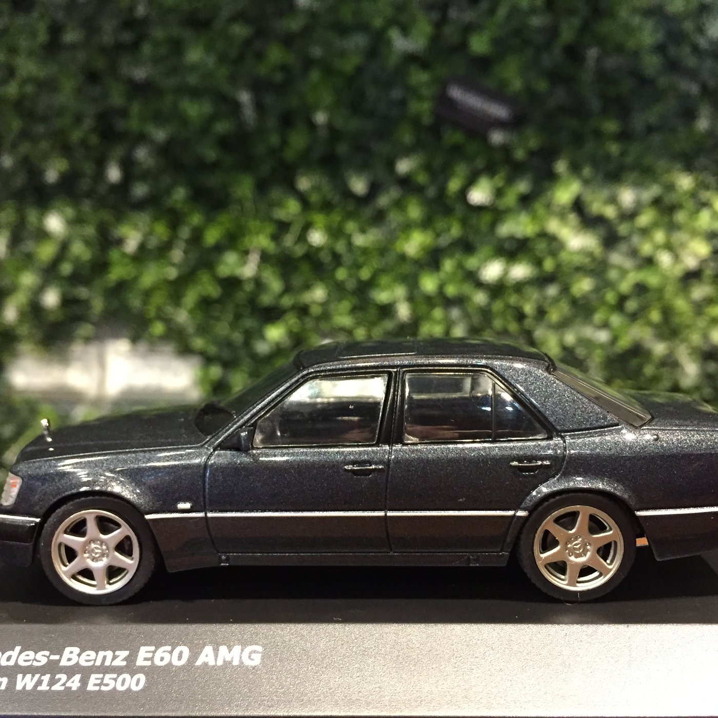 1/43 Solido Mercedes-Benz E60 (W124) AMG 1994 S4313201【MGM