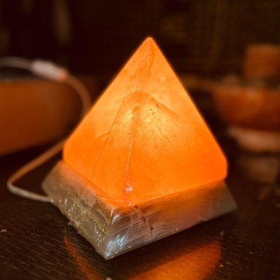 【玄呈 鹽燈】喜馬拉雅山 金字塔6吋#2=$3880元 玫瑰鹽燈☆高貴-權利-財富-聚財的象徵精選 開運招財 淨化