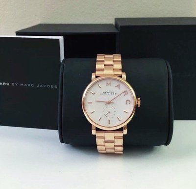 MARC BY MARC JACOBS Baker 白色錶盤 獨立小秒盤設計 玫瑰金色不鏽鋼錶帶 石英 女士手錶 MBM3244