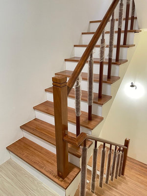 海島型木地板/超耐磨地板/實木地板/樓梯木踏板/樓梯扶手(南洋櫸木扶手)