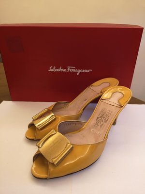 《出清》便宜賣Ferragamo二手鵝黃高跟拖鞋涼鞋尺寸7D