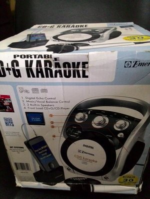 卡拉OK播放機 伴唱機 手提式CD播放 麥克風 音響 擴音機 CD播放機 CDG karaoke