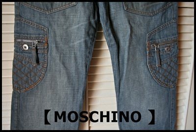 全新專櫃真品【MOSCHINO 】Moschino  JEANS經典單寧藍口袋牛仔褲