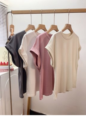 ． NL Select Shop ．推包色👍 夏季輕奢面料光版純色短袖T恤 寬松直角肩卷邊袖上衣