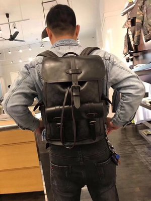 （Outlet特惠）COACH 50044 新款男士抽繩翻蓋雙肩背包 休閒後背包 旅行包 附代購憑證