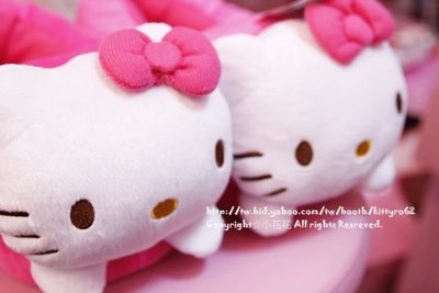 特價品♥小花花日本精品♥桃紅粉紅色Hello Kitty 大頭溫暖包覆式室內拖鞋