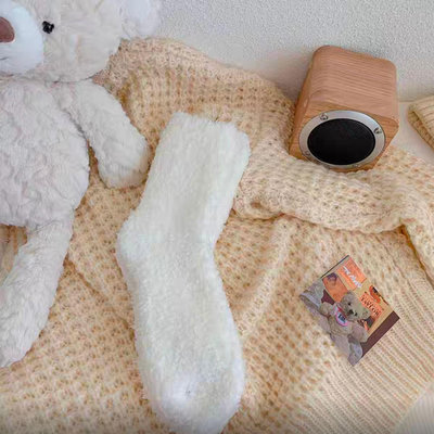 ins風珊瑚絨睡眠襪子女中筒襪冬季保暖加厚居家襪地板襪睡覺襪