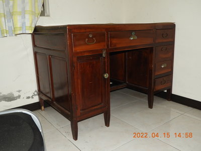 手工訂製古董檜木書桌，房屋預備出售，100,000降價為20,000
