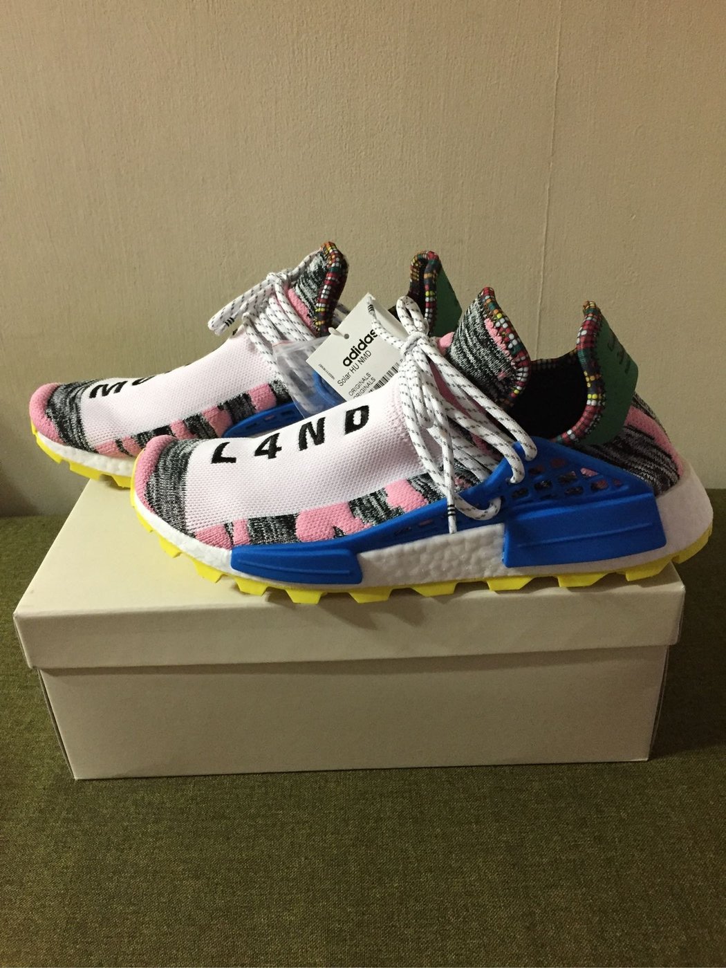 全新正品Adidas originals x Pharrell Williams nmd solar HU NMD