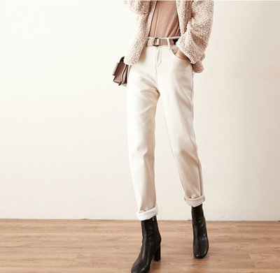 歐單 新款 簡潔修身好版型 保暖舒適內裡薄絨 顯瘦遮肉 米白色牛仔老爹褲 附腰帶 (Q632)