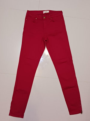ZARA 紅色牛仔卡其褲 褲腳有拉鍊造型 經典時髦 36號