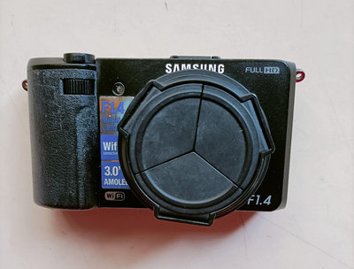 SAMSUNG EX2F可翻轉螢幕類單眼相機