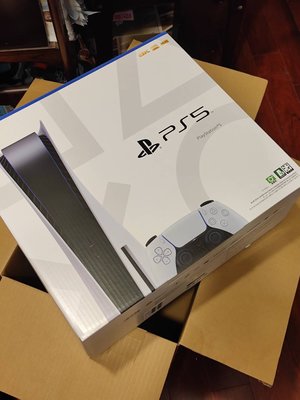台灣SONY公司貨PlayStation 5 遊戲主機 光碟版 + 8款遊戲 送 2TB SSD