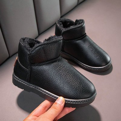 促銷打折 2021冬季新款兒童雪地靴韓版男女童防水皮面短靴寶寶加厚保暖靴子-