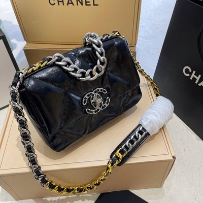 Chanel 19 男生女生都可以擁有的小香這個包又多“不需要我多說了大黑金辨識度很高我覺得 NO115831