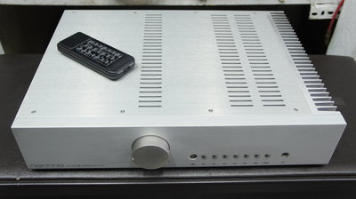 義大利 Norma Audio IPA-100r 綜合擴大機.繼電器採用金/鈀材質做成的接點，避免訊號路徑有過多的電阻