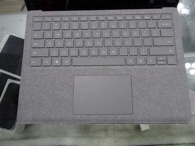 微軟Surface Laptop鍵盤 1769鍵盤髒污更換 按鍵失效 不開機 電池不蓄電 電池膨脹 無法充電