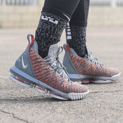 老夫子 Nike Lebron LBJ16“泥灰彩虹”經典 編織 氣墊 休閒運動籃球鞋 BQ5970-900 男鞋