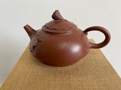 早期收藏茶壺泡茶壺-中國宜興茶壺-老朱泥蓮子壺