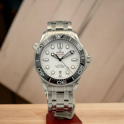 樂時計 極新品 OMEGA 歐米茄 海馬系列 21030422004001 白面 黑色陶瓷錶圈 同軸擒縱新款不鏽鋼鍊帶款海馬 2023年台灣公司貨