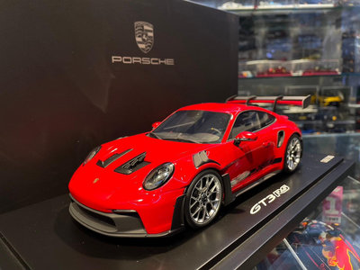 吉華@ 1/18 原廠 Porsche 911 (992) GT3 RS year 2022 guards red