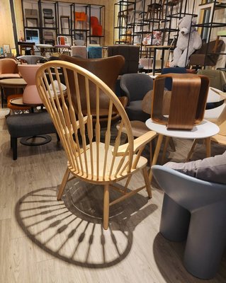 【找椅子】丹麥設計家漢斯.華格納 孔雀椅 Peacock Chair