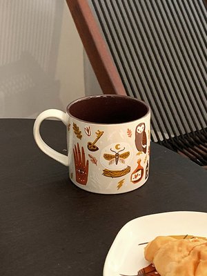 魔法貓咪趣味陶瓷馬克杯  小貓 咖啡色 貓咪 卡通插畫 手把杯 馬克杯 茶杯 餐具【小雜貨】