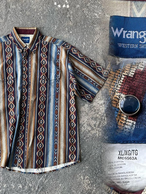 孟加拉產Wrangler威格西部圖騰印花寶石按扣短袖襯衫