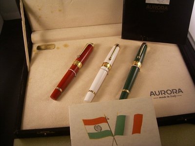 (高級限量名筆)義大利AURORA三色國旗限量套裝鋼筆(非萬寶龍派克百利金)