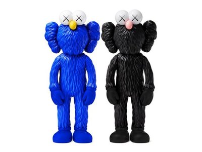 【蘇菲的藝想世界】(全新現貨未拆封) KAWS BFF 藍&amp;黑色 兩隻一組MOMA限定款