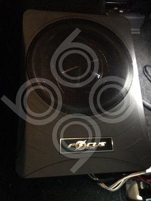 Infiniti Q30 安裝 focus-10吋椅下重低音.九九汽車音響(台中市-五權店).公司貨保固一年