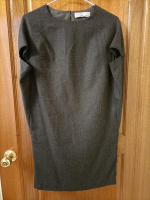 專櫃名牌IN設計款細緻純羊毛深灰色連身裙