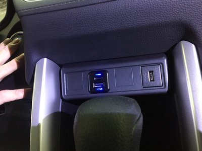 (柚子車舖) 豐田 2020-2021 COROLLA CROSS 3.0A 雙孔 USB 充電座
