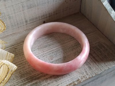 粉澳寶手鐲(內徑57.1mm)粉紅蛋白石圈口精緻手環-閃耀-天然水晶,寶石,配飾,散珠,DIY,半成品,轉運394牛手創