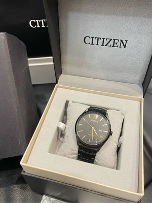 【EZ兔購】~正品 CITIZEN 星辰 光動能 手錶 34.5mm(EW2457-85E)男錶 女錶 腕錶 （9.5成新）原價9900元