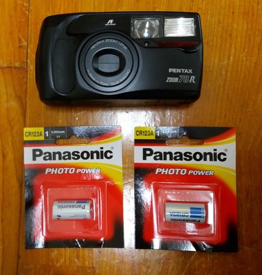 故障零件機  Pentax Zoom 70-R 底片相機 +Panasonic CR123A 電池兩個