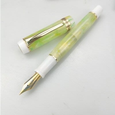 【上品名筆工藝坊】(拼色綠) KAIGELU凱格露 新款#316 大豆總成通用 大明尖 銥金鋼筆