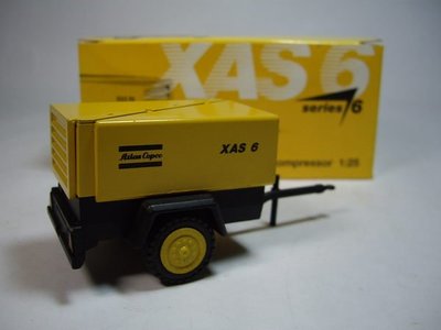 NZG廠牌 1:25  Atlas Copco XAS 6 發電機拖車 (黃色)(德國製造)【台中AUTO勁車】
