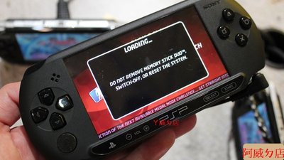 PSP E1000 主機+8G記憶卡+全套配件 9.5成新 非PSP 1007 2007 3007