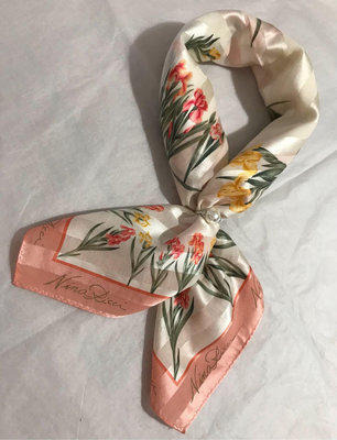 日本手帕  擦手巾 絲綿手帕 Nina Ricci no.122-4 53cm 大尺寸 可當領巾