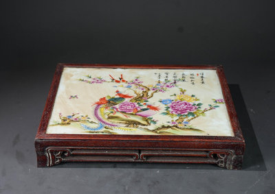 珍藏花梨木鑲瓷板畫茶桌。尺寸: 高6cm 長34cm 寬27cm13000R-872