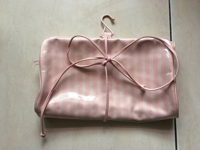 Victoria's Secret 粉紅條紋可掛式4袋旅行收納包