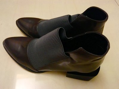 韓國首爾短靴 鐵灰色&尖頭包鞋 蕭亞軒 時尚穿搭