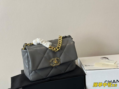 【二手包包】Chanel19中號顏色圖NO111449