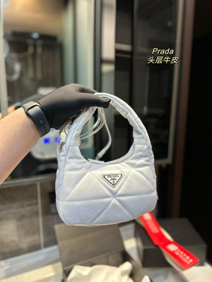 ELLA代購#純皮Prada普拉達手提包包身百搭 時尚給予滿滿的高級感M 1103600