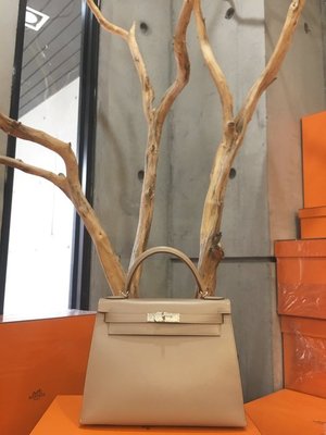 ＊金選名店＊HERMES＊愛馬仕＊Kelly 28公分 凱莉包 1F灰 Argile Box皮 ギロッシュ金具