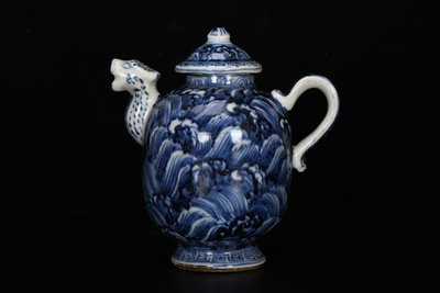 明，宣德青花海水紋茶壺高15公分口徑4.3公分肚徑15公分底徑6公分瓷器 古瓷