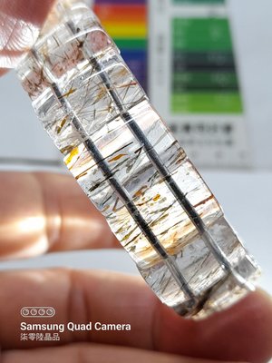 柒零陸晶品//天然AAA級冰透料黑金超七水晶弧形面寬16mm手串.手排(A056)重量:44g