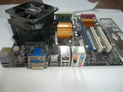 775 華碩,P5QL-M EPU/BM5270,加雙核心CPU,風扇,DDR3-2G記憶體,檔板,整套