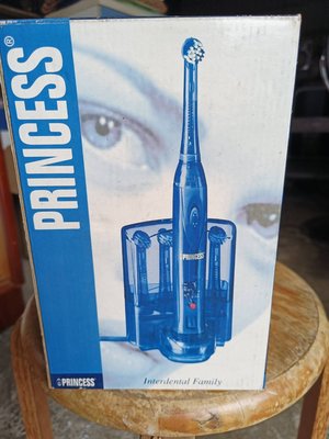 【銓芳家具】荷蘭公主 PRINCESS 電動牙刷 Interdental Family 型號5900 220-230V